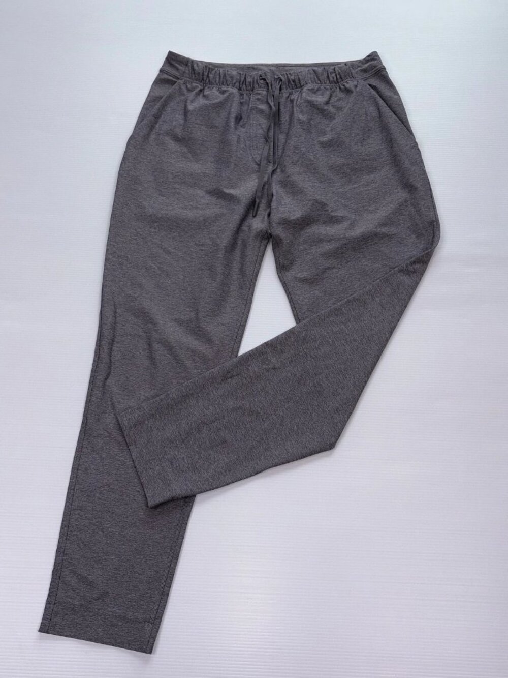LULULEMON women's pants size 8 like new